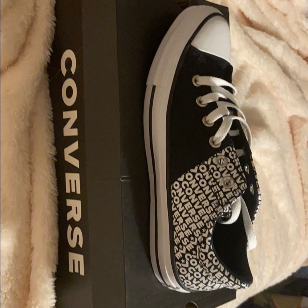 Women Converse